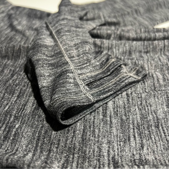 Lululemon long sleeve grey shirt size 8 - Picture 3 of 4